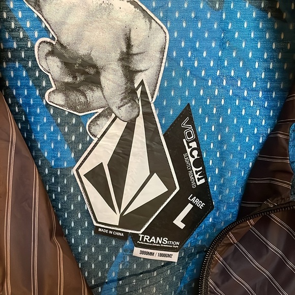 Mens Volcom windbreaker - Picture 3 of 6
